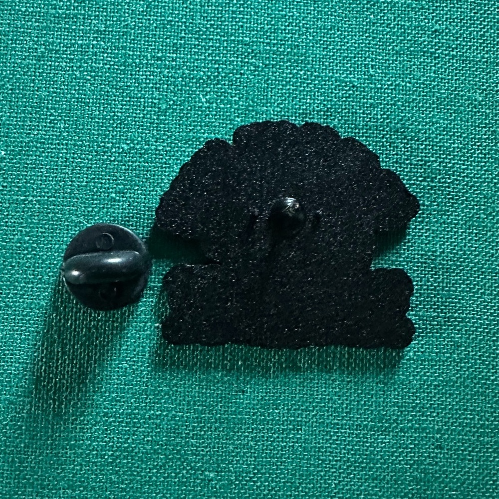 Cute Taco Enamel Pin - Picture 3 of 3